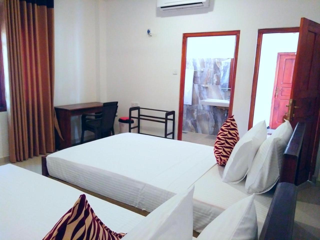 Ocean Bay Surf Resort Weligama Kültér fotó