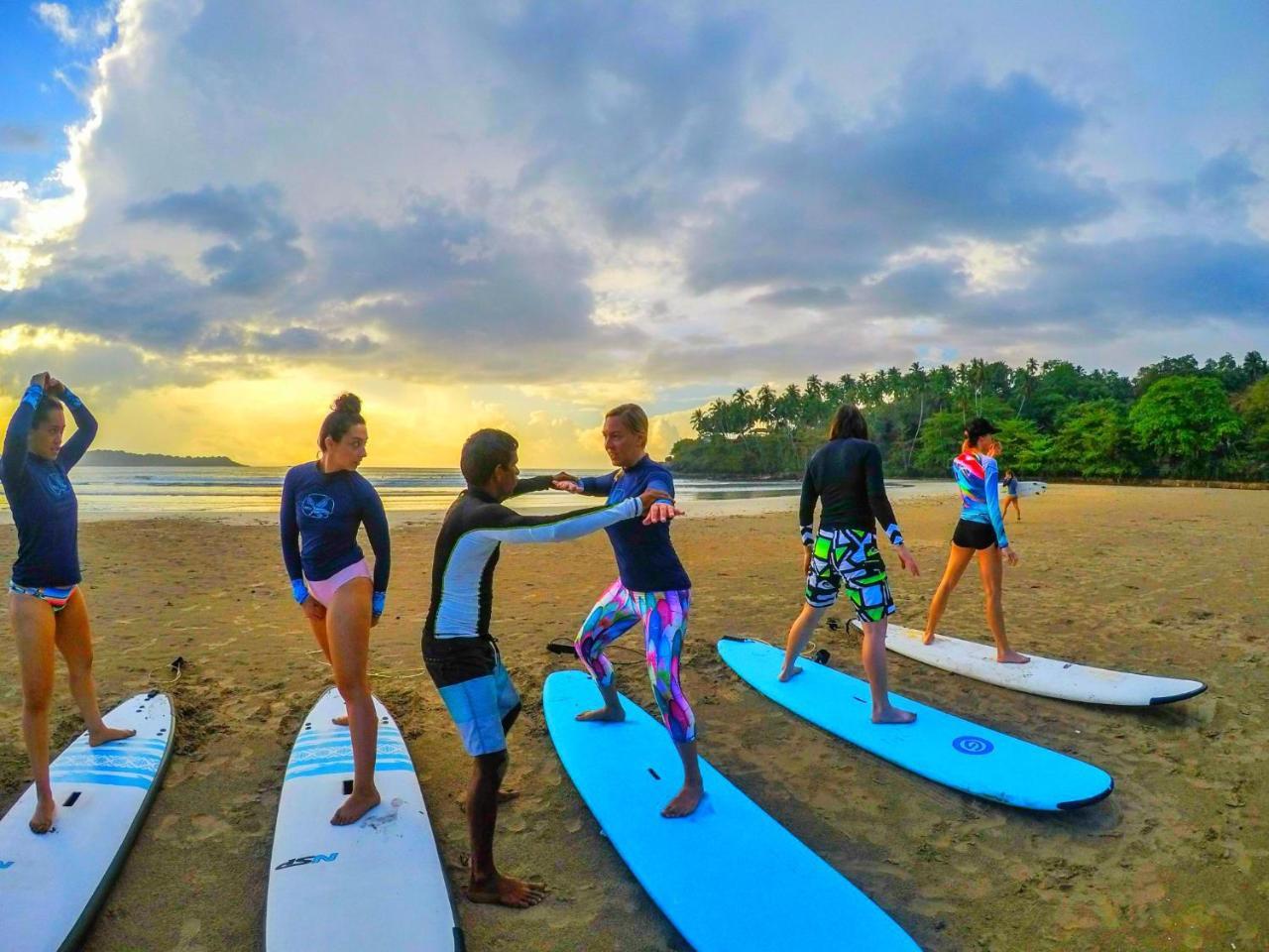 Ocean Bay Surf Resort Weligama Kültér fotó