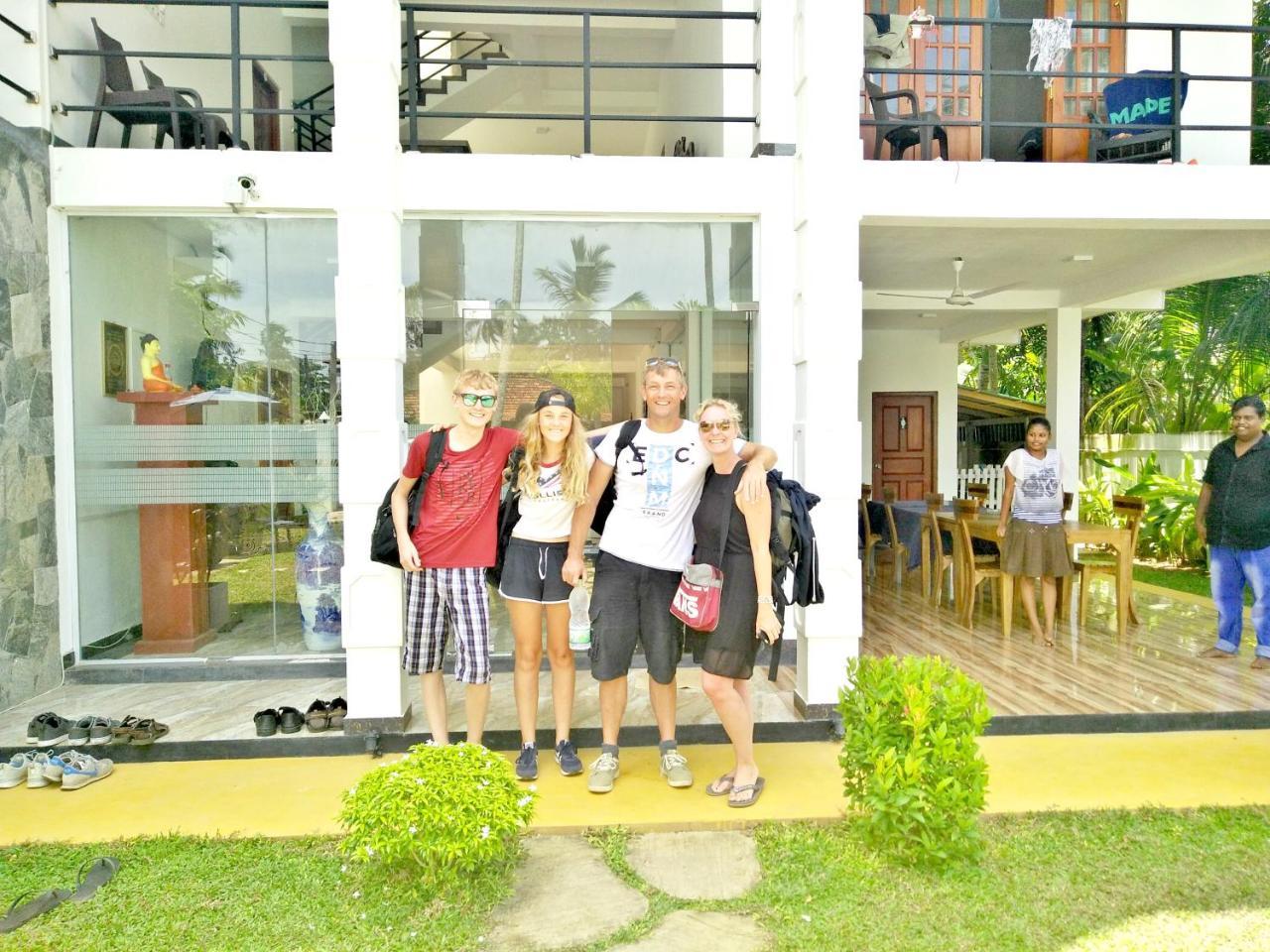 Ocean Bay Surf Resort Weligama Kültér fotó