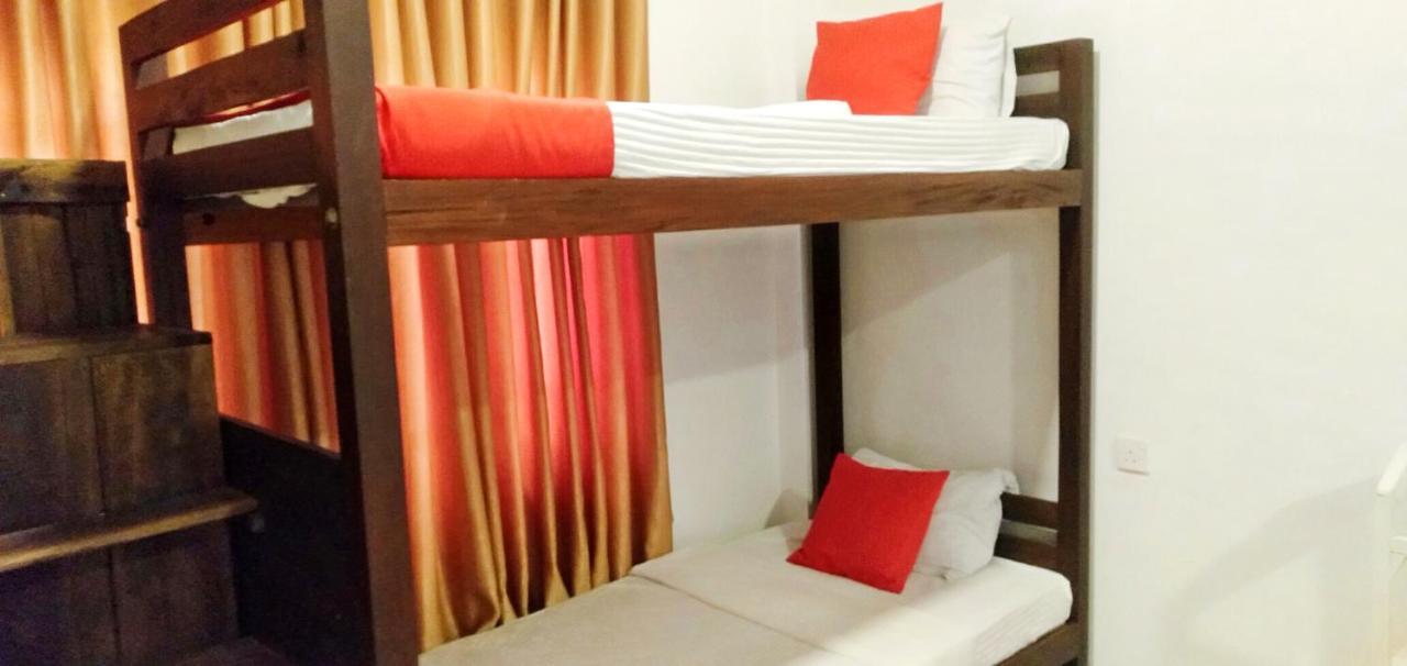 Ocean Bay Surf Resort Weligama Kültér fotó